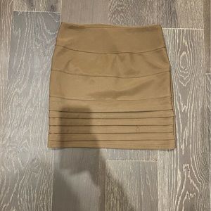 Lulu’s tan skirt